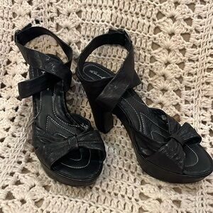 Born Crown Black Leather Platform Sandals with Criss Cross Ankle Straps Size 9
